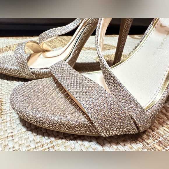 JESSICA SIMPSON gold sparkly heels, size 7 women's, euro 37 - Picture 4 of 13